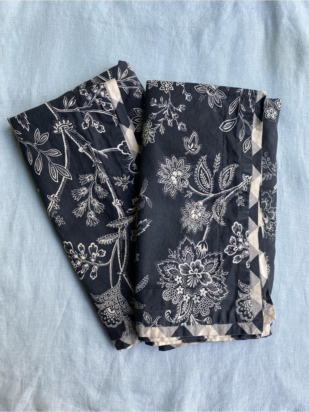 Set of 2 American Living 100% cotton black tan gingham plaid floral King shams